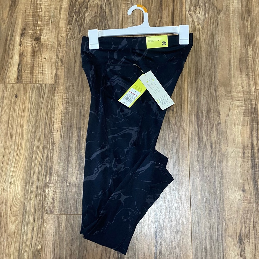 NEW WITH TAGS - Flex High Rise Leggings with pockets (Size Small)